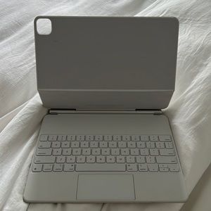 Apple - Magic Keyboard for 12.9-inch iPad Pro (5th Generation)